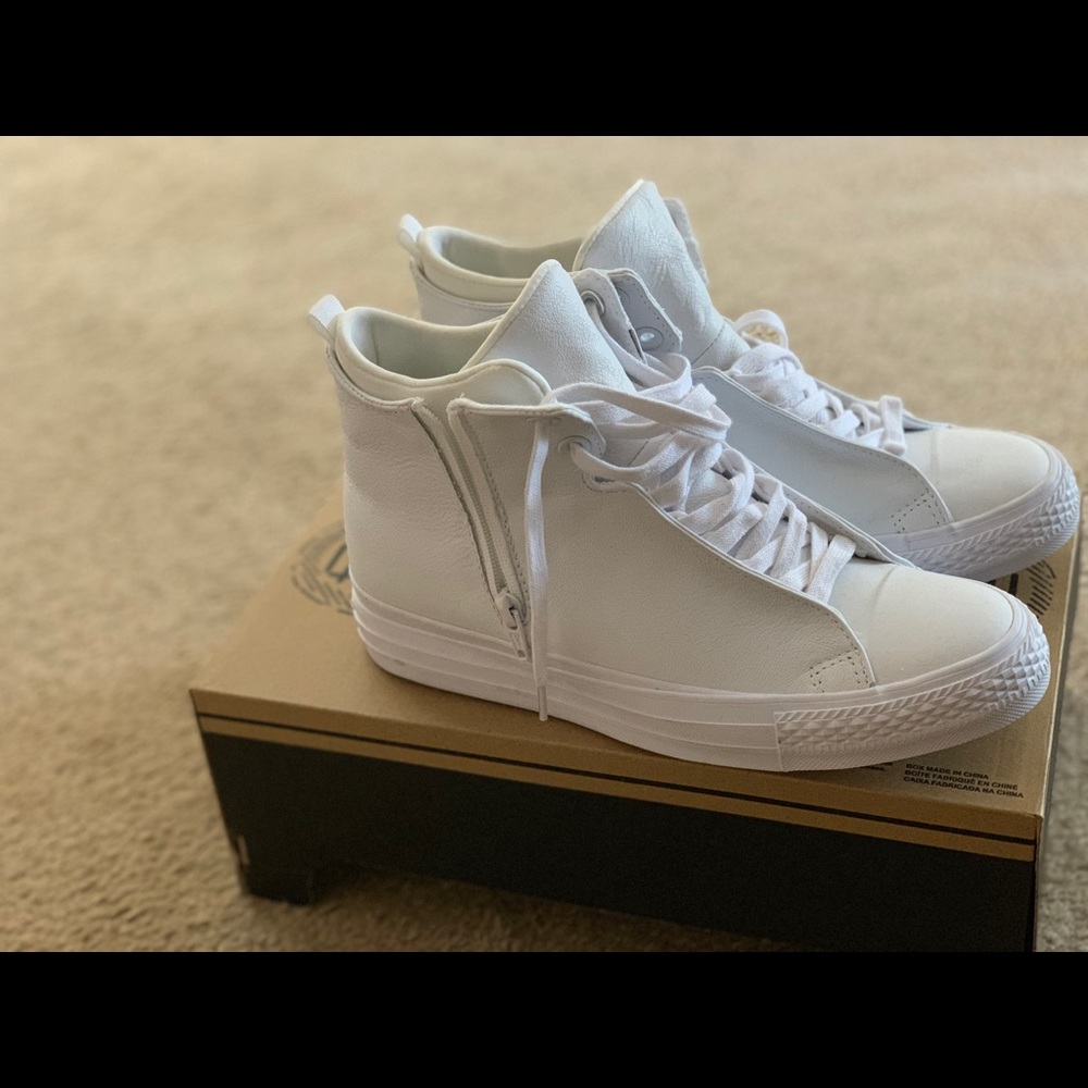 BRAND NEW CONVERSE